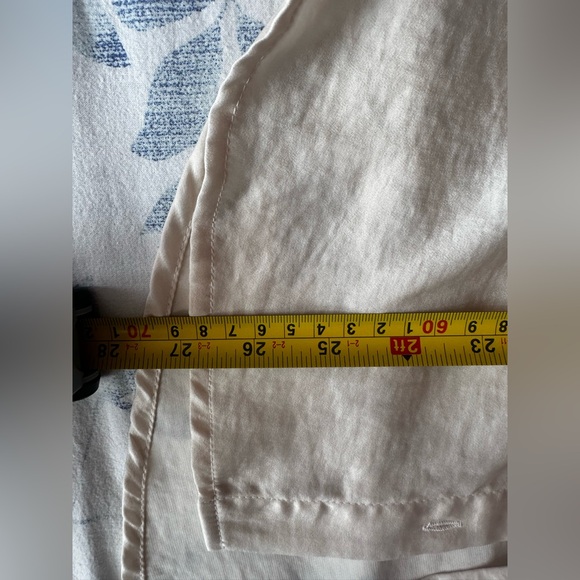H&M Cream Satin-Look Button-Up Blouse w Black Collar  4 – Elegant Long Sleeve - Picture 7 of 11